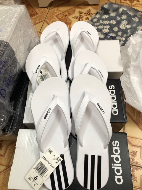 Dép Adidas EEZAY FLIP-FLOPS nhập US màu trắng sọc đen size 6, mới, chính hãng full box