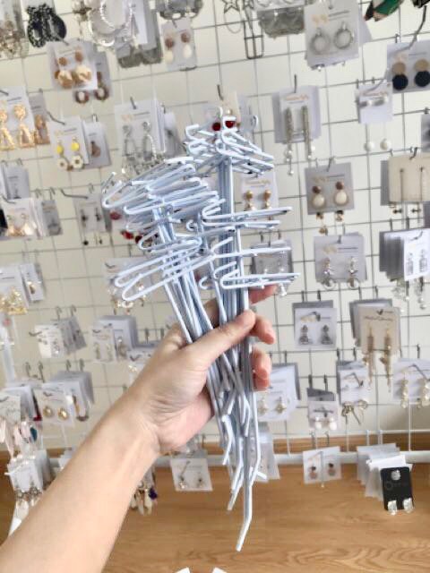 Tay cài lưới treo đồ màu trắng, đen dài 5cm, 10cm, 15cm, 20cm treo phụ kiện điện thoại, móc treo đồ sơn tĩnh điện