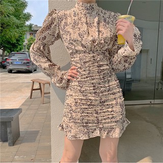 (ORDER) Váy hoa nhí dài tay cổ cao ôm body xếp ly nhăn nhún style mùa thu Hong Kong
