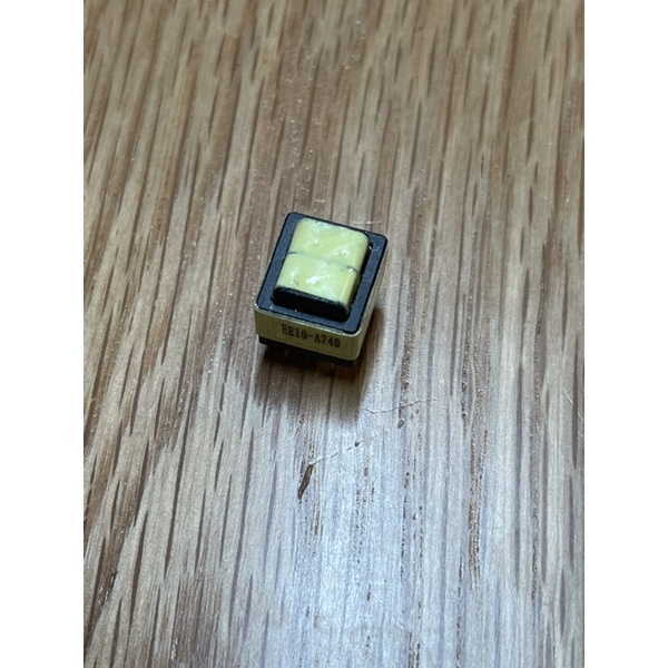 Biến áp ee10
