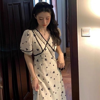 Váy hoa phối ren