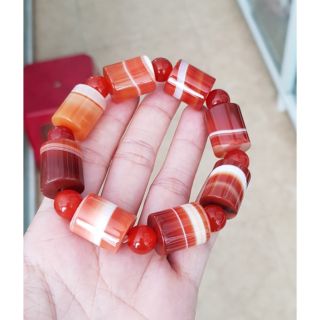 Vòng tay nam phong thủy đá mã não màu đỏ