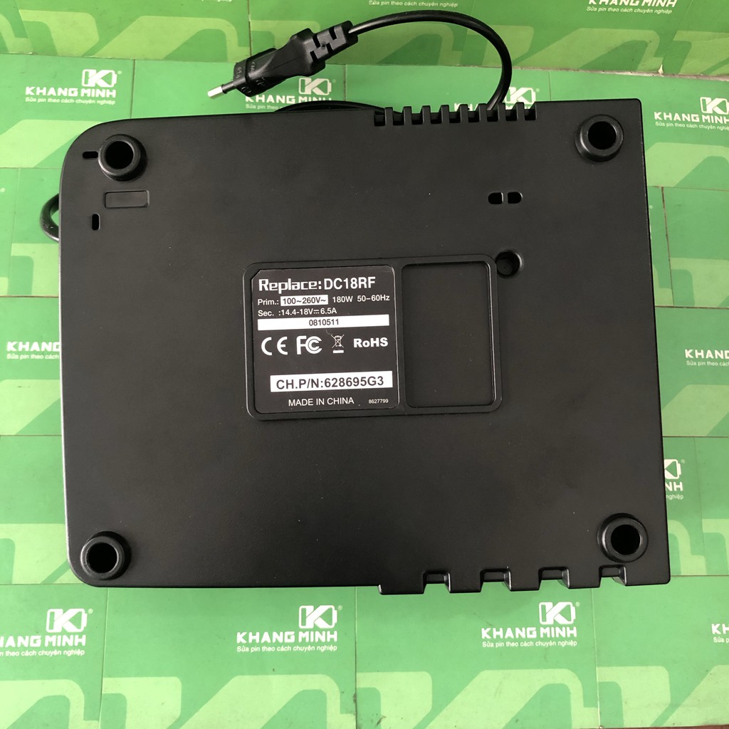 Sạc pin Makita 14.4V - 18V 6.5A có quạt và LCD, sạc pin zin hoặc đóng mới