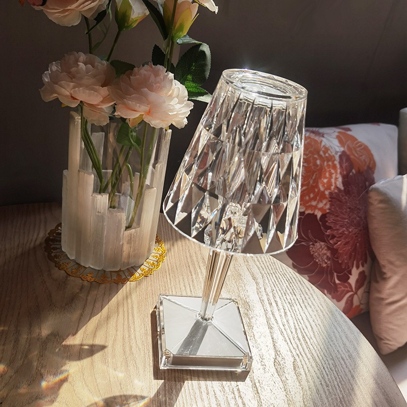 PVN32647 Đèn Led Để Bàn Pha Lê Sạc Usb Trang Trí Phòng Ngủ Độc Đáo T2 .