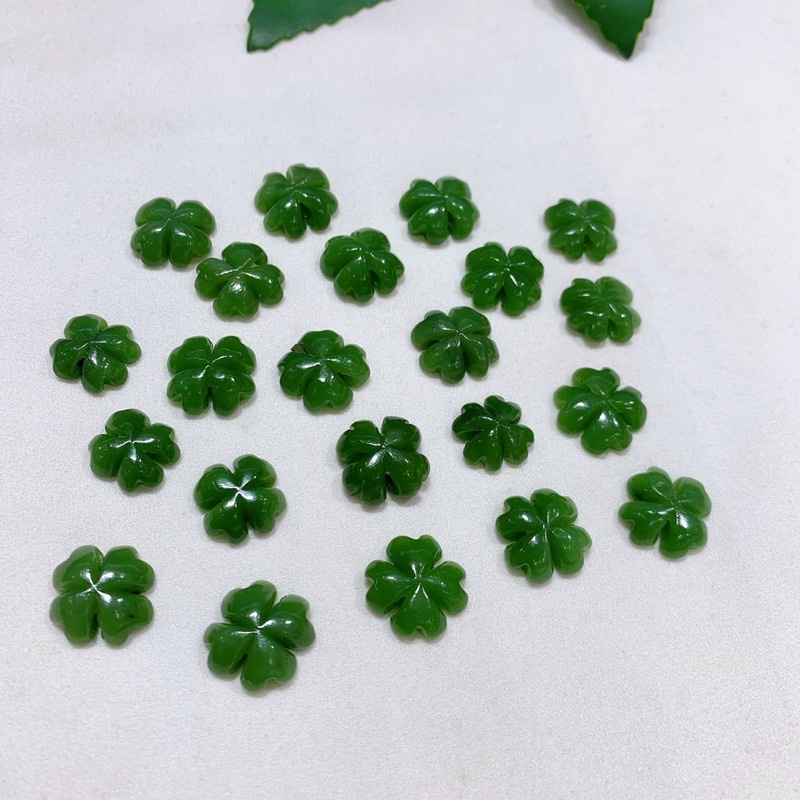 Mặt Đá Cỏ 3 Lá Ngoc Bích Size 15mm