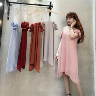 Đầm rớt vai hoa hồng