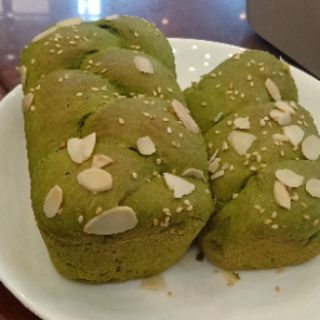 BÁNH MÌ HOA CÚC