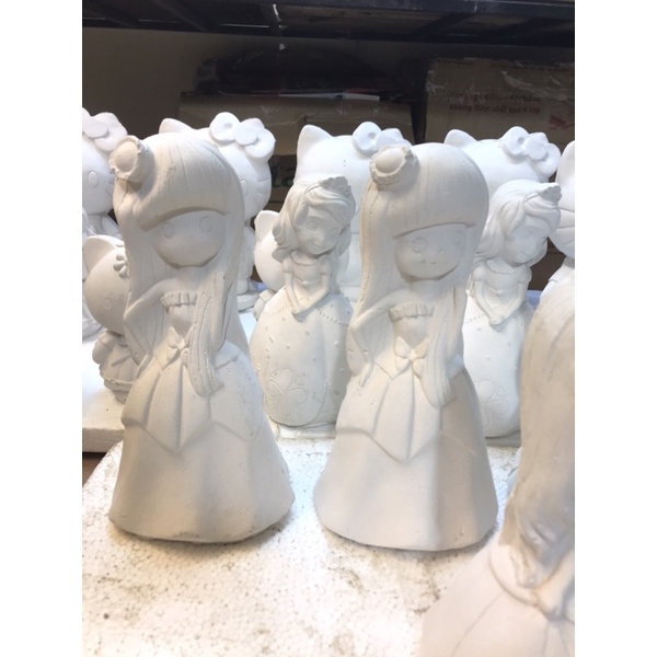 TƯỢNG TÔ MÀU CÔNG CHÚA CHO BÉ