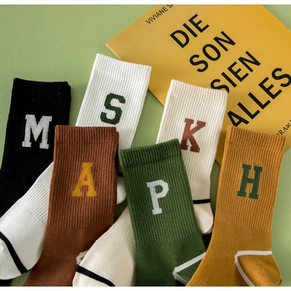 Vớ Tất chữ cái cổ cao Unisex phong cách thể thao, trẻ trung và năng động.