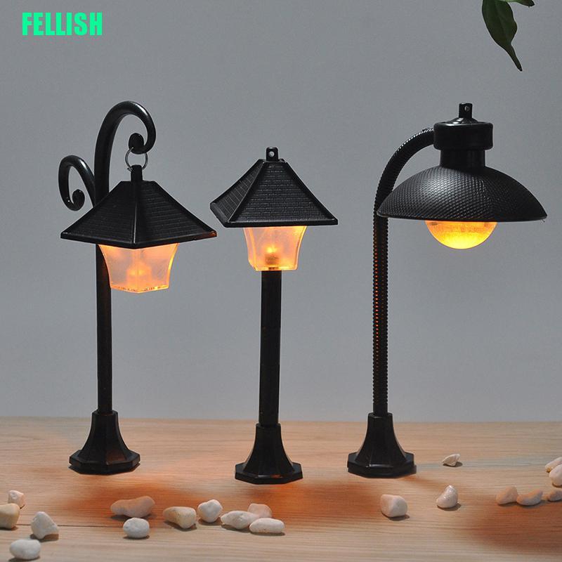 1 Mô Hình Đèn Đường Mini Trang Trí Sân Vườn