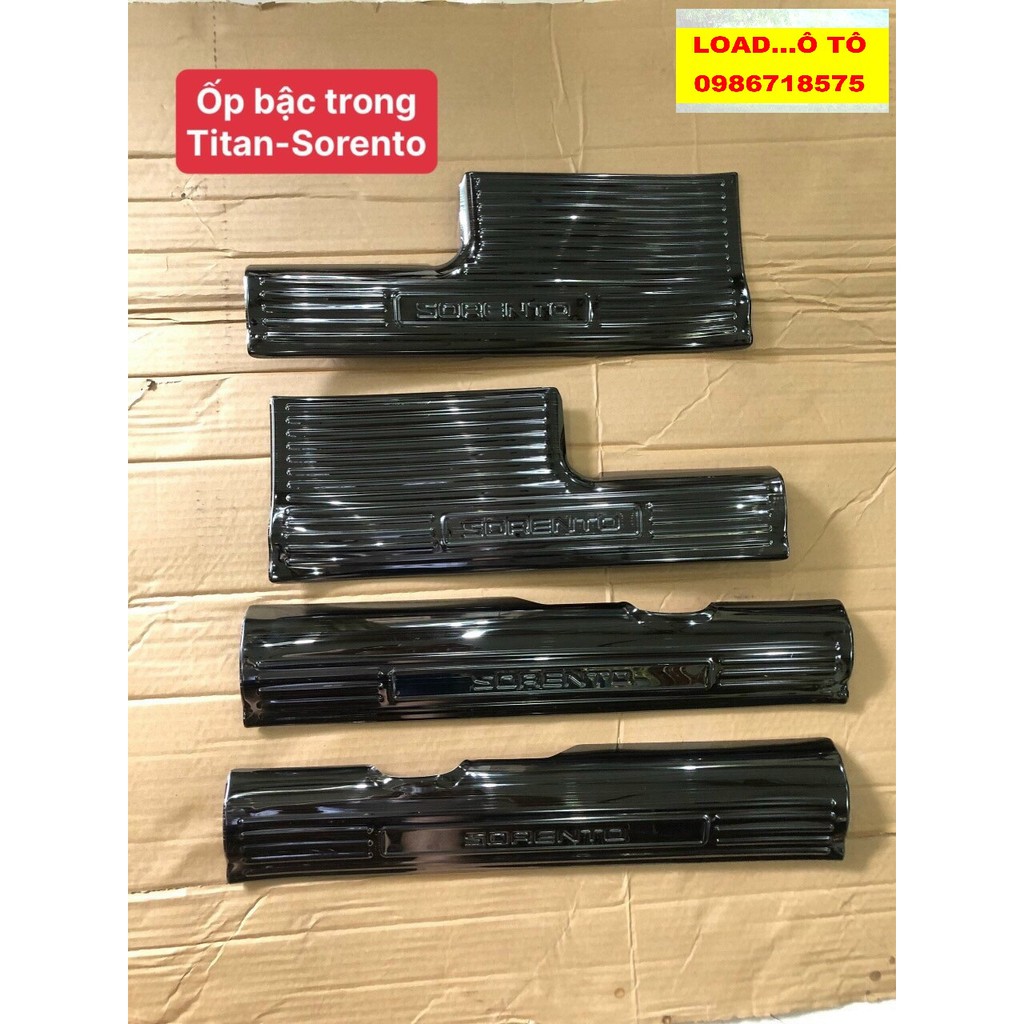 Ốp Bậc Chân, Nẹp Bước Chân Xe KIA Sorento 2022-2021 Bên Trong Titan Cao Cấp