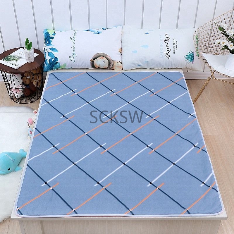 Thảm Lót Giường Chống Thấm Nước Họa Tiết Hoạt Hình Cho Bé