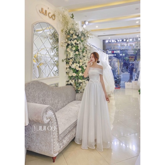 Pass váy đi bàn cô dâu JiJiCo