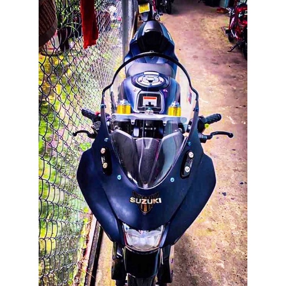 Kính chắn gió GSX150 vòm thấp dài trong suốt