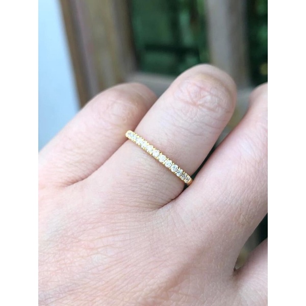 Nhẫn 1 hàng đá 1,5ly vàng 10kara