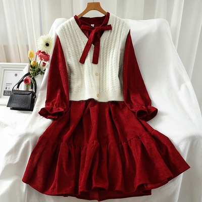 ODER Set váy xoè và gile len trắng
