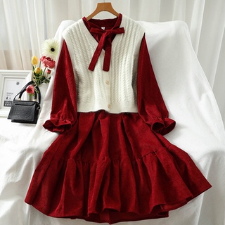 ODER Set váy xoè và gile len trắng