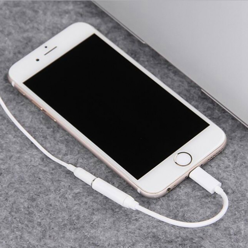 Cáp chuyển đổi cổng Lightning sang cổng 3.5mm cho Iphone 7