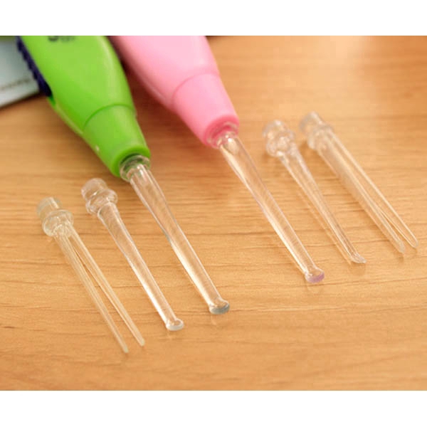 Dụng cụ vệ sinh tai có đèn LED cho bé