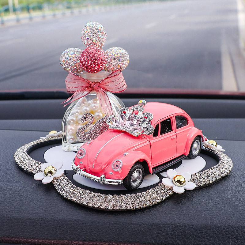 Set Ô Tô Beetle Cổ Điển Và Trùm Bóng Đính Đá Trang Trí Taplo Ô Tô Cao Cấp, Nước Hoa Ô Tô