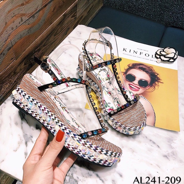 Sandal Louboutin Đế Cói Đinh Ngọc Màu Cao Cấp