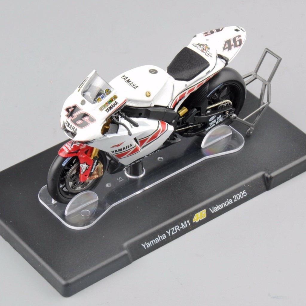 Mô hình xe ô tô Yamaha YZR-M1 46 #Valencia 2005 tỉ lệ 1:18 cao cấp