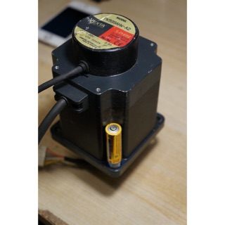Động cơ bước 5 pha PK599 Vexta , 2.8A , có encoder . Lực 4.1Nm .