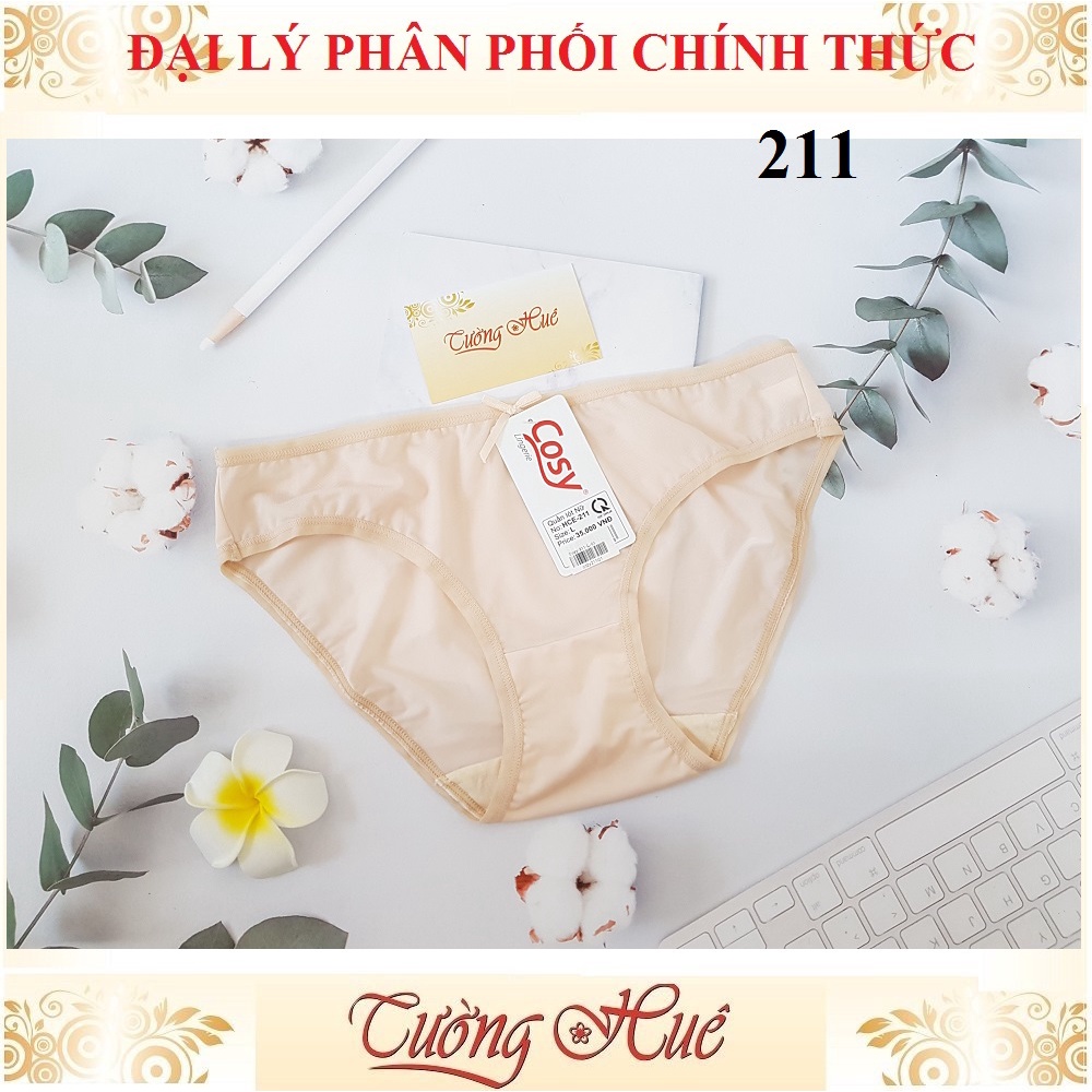 Quần lót nữ Cosy HCE 211 trơn lưng cao vừa.