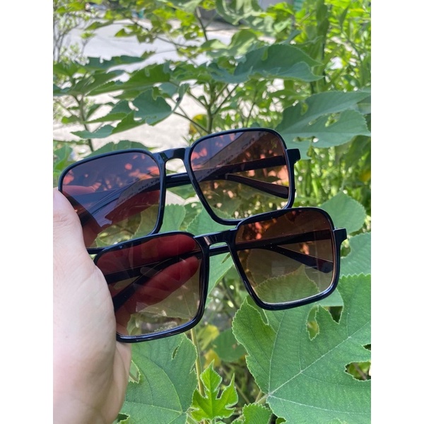 Kính Thời Trang Gọng Vuông Nâu Trà Sang Chảnh