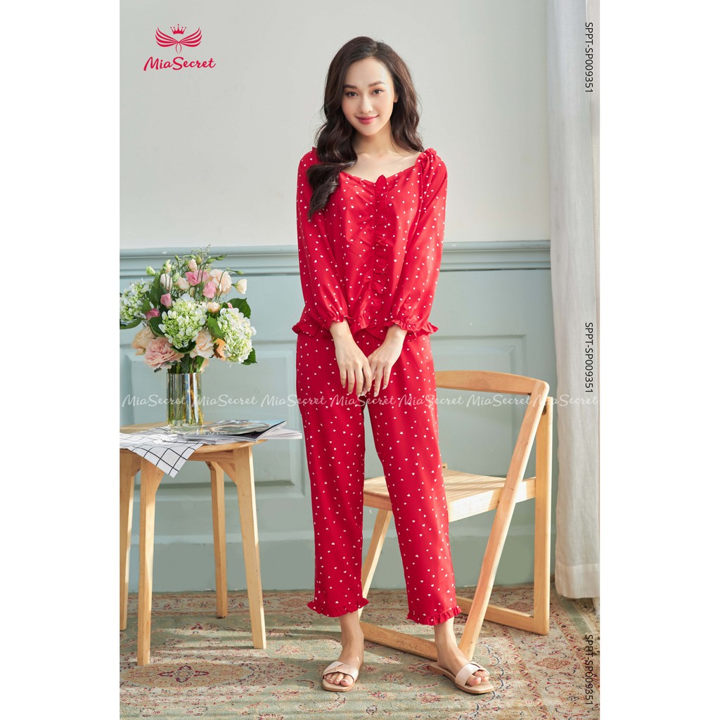 Bộ Đồ Ngủ Tim Đỏ Nhún Bèo Áo