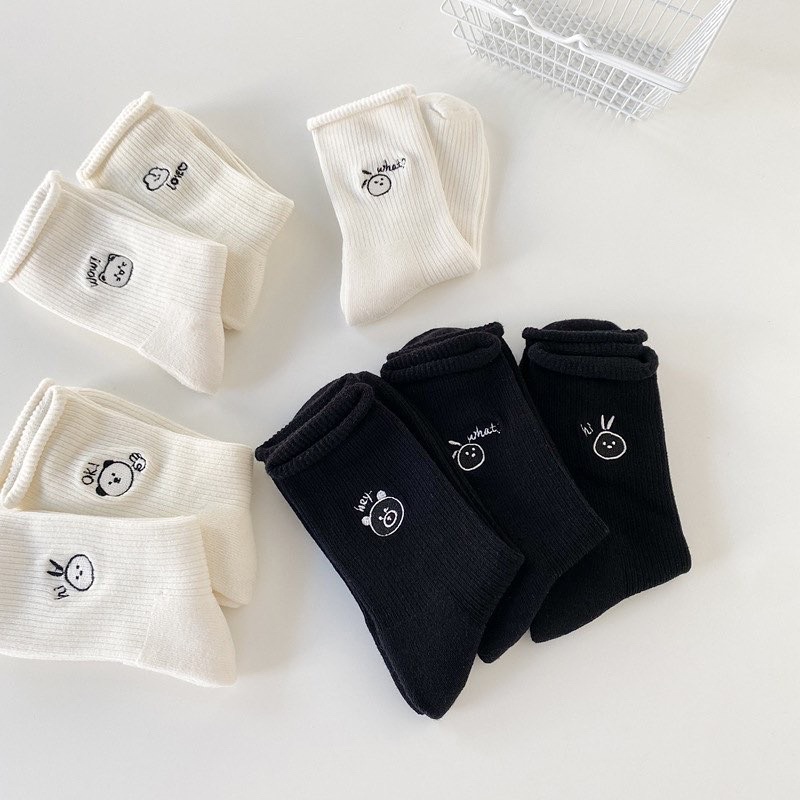 Set 4 đôi tất thêu hoạ tiết cảm xúc dễ thương kèm hộp đựng - bedth.socks