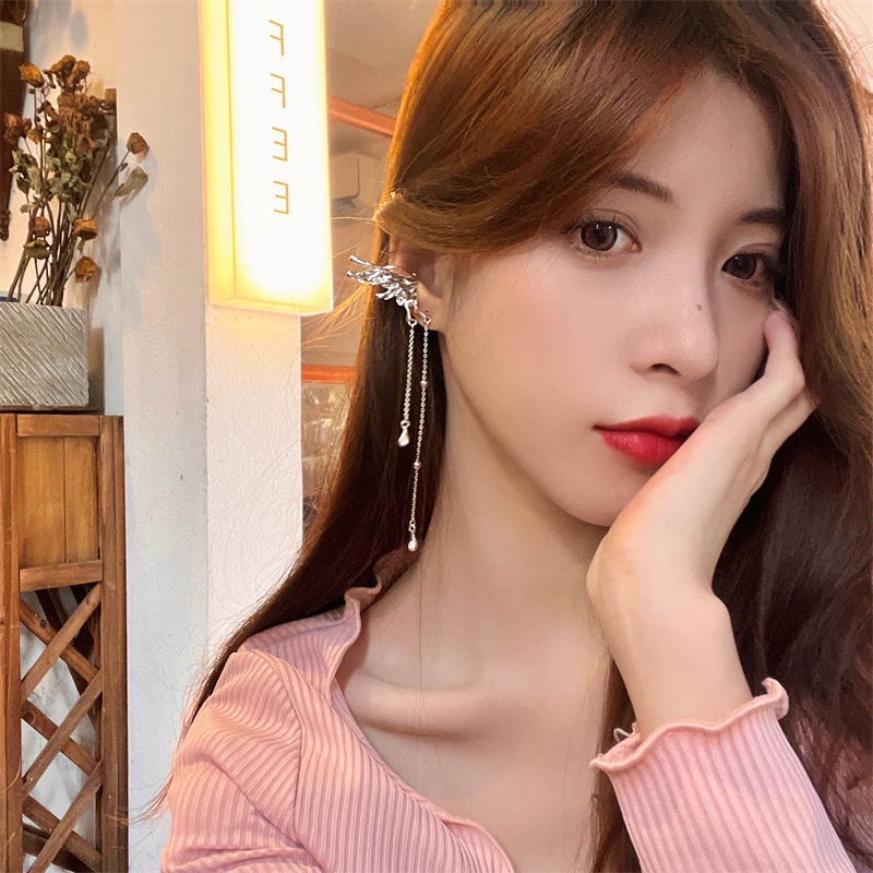 Khuyên tai kẹp vành một bên không bấm lỗ K019 bằng hợp kim mạ bạc hình cánh bướm dáng dài Leous Accessories