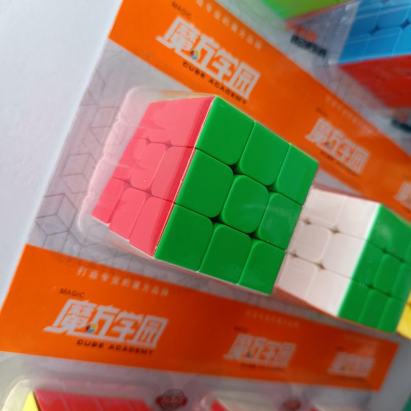 Vỉ 9 cái rubik hàng loại 1 rất trơn mượt