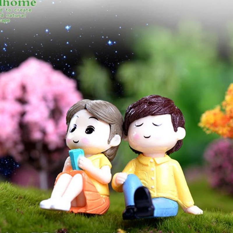 Phụ kiện Cặp đôi sinh viên ngồi đọc sách, trang trí cây cảnh, tiểu cảnh terrarium, làm đồ handmade