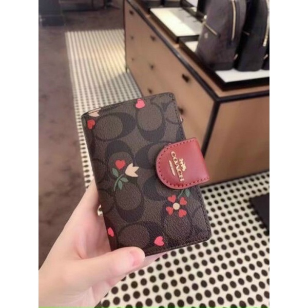 Ví Coach Medium hoa văn trẻ trung