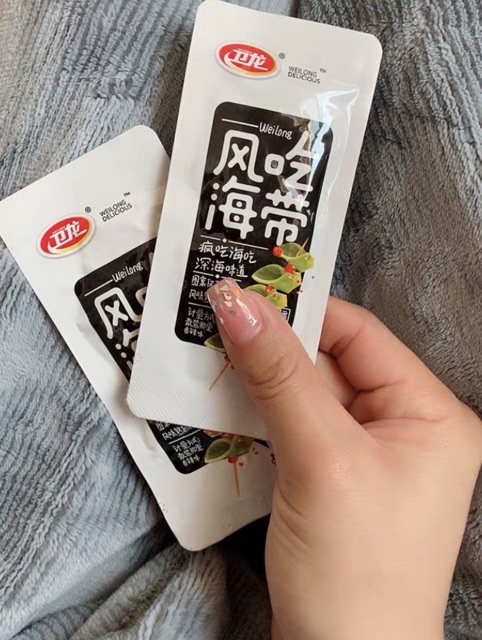 Tảo bẹ cay giòn Weilong - gói nhỏ 18g