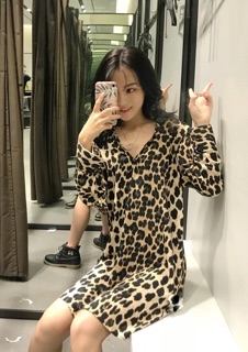 Váy sơ mi hoạ tiết da báo zara