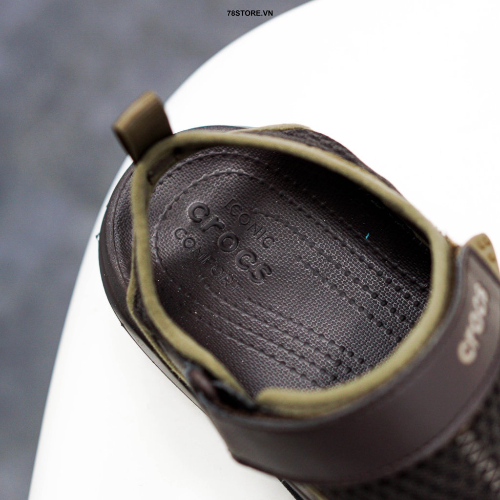 Crocs giày thể thao sandal nam crocs swiftwater mesh deck SS22-205289 màu nâu chính hãng