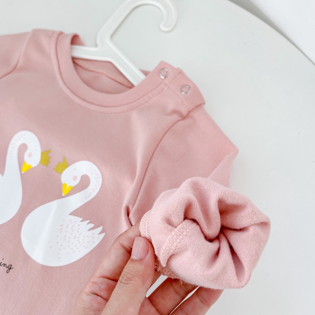 Bộ Áo Liền Quần Dài Tay In Hình Thiên Nga Trắng Cho Bé Gái Sơ Sinh