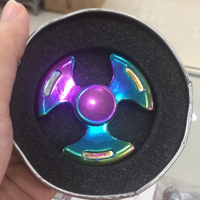 CON QUAY GIẢI TRÍ.