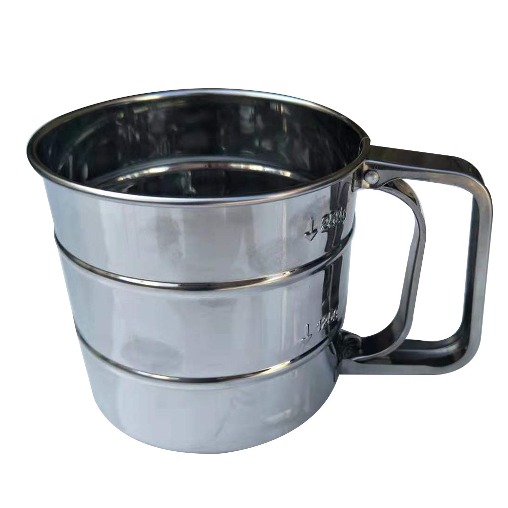 Cốc bằng kim loại để rắc bột làm bánh tiện dụng