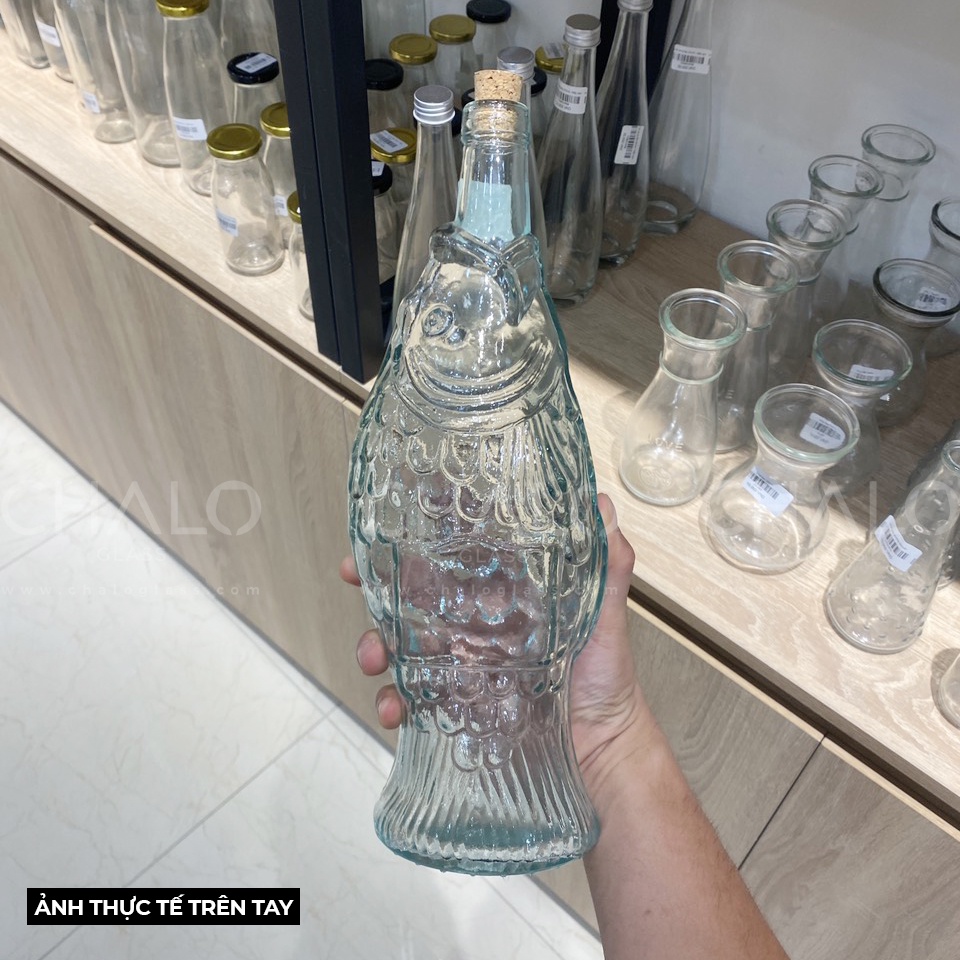 Chai thuỷ tinh tái chế nắp gỗ hình con cá VSM Bottela Pez 1100ml – V5173