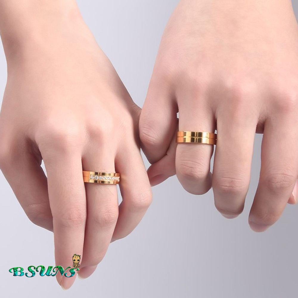 Nhẫn cưới bằng thép không gỉ mạ vàng 18K đính đá zircon sành điệu cho cặp đôi