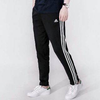 Quần nam sọc trắng đen