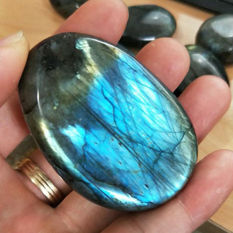 Đá thạch anh labradorite trang trí sang trọng độc đáo