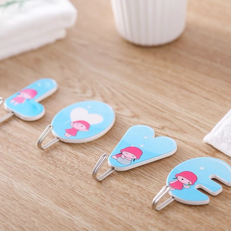 Bộ 4 móc dính cường lực siêu chắc, Móc dính siêu chắc hình chữ LOVE