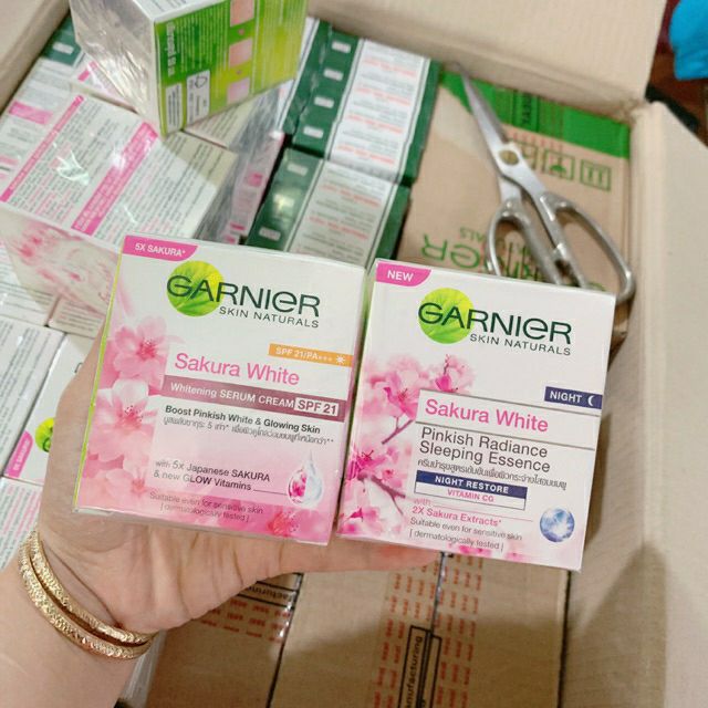 Kem dưỡng trắng da ganier