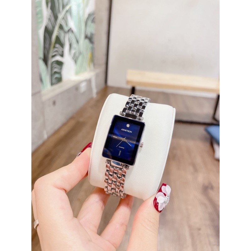 Đồng hồ nữ Armitron dây thép không gỉ, kích thước 22x28mm