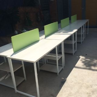 Bàn nhân viên vách ngăn