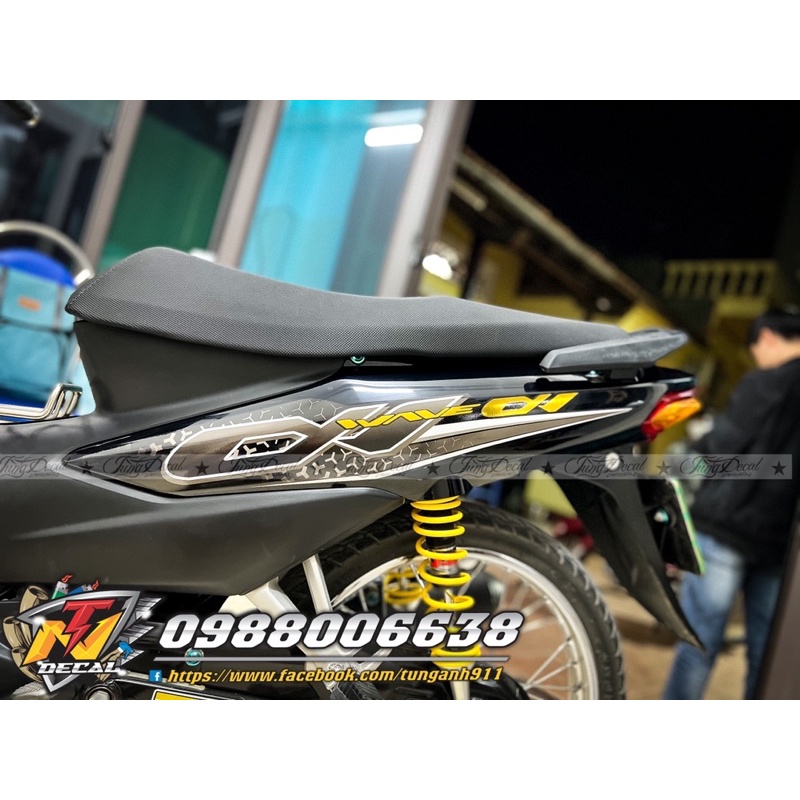 Tem xe Wave Alpha- Tem zin ghép crom vàng dán xe Wave Đen